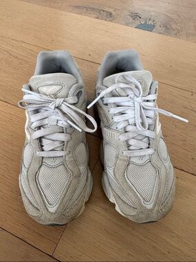 New Balance Kids Size 4